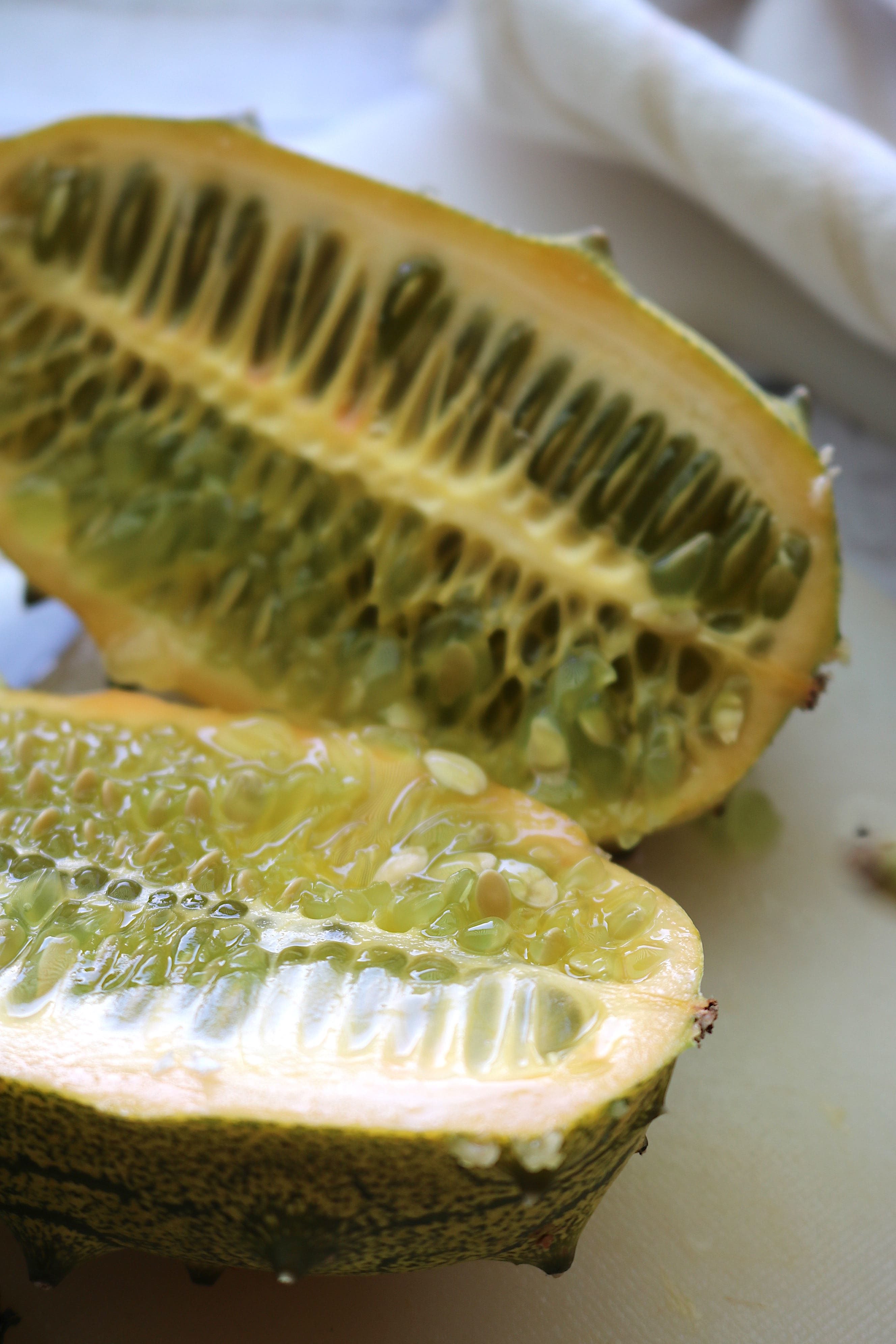 Kiwano Deux Recettes Simples Pour Cuisiner Le Concombre Cornu D Afrique L Ananas Blonde